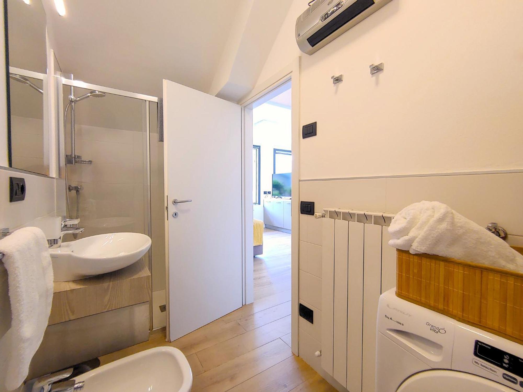 Dascio Emotion Ferienwohnung Mit Terrasse Am See Exteriér fotografie