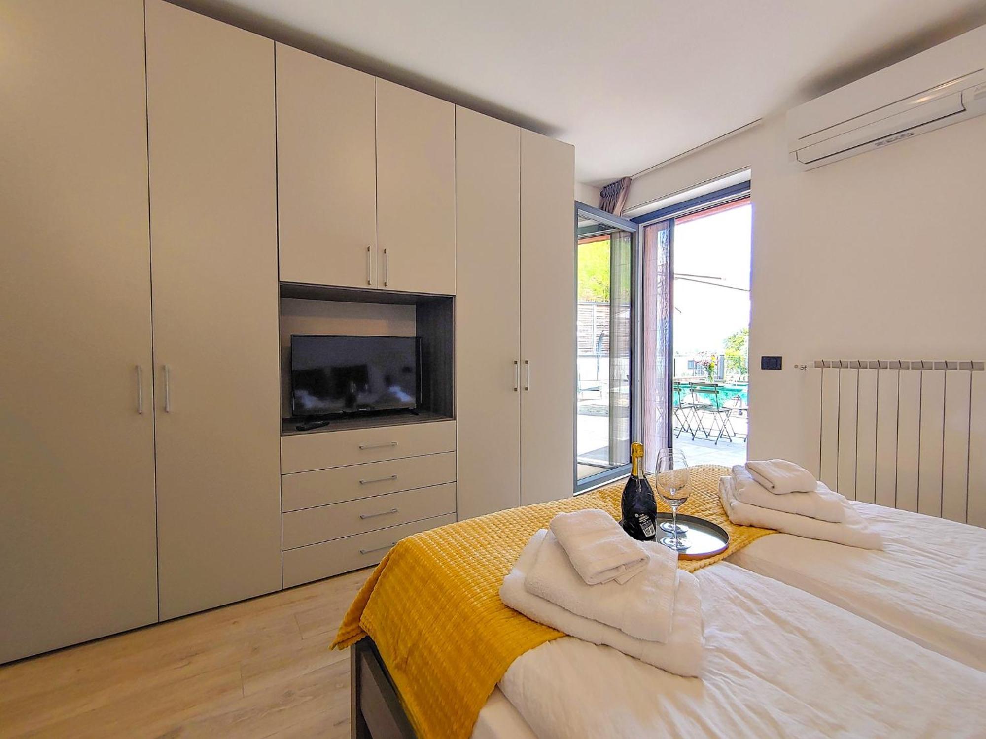 Dascio Emotion Ferienwohnung Mit Terrasse Am See Exteriér fotografie