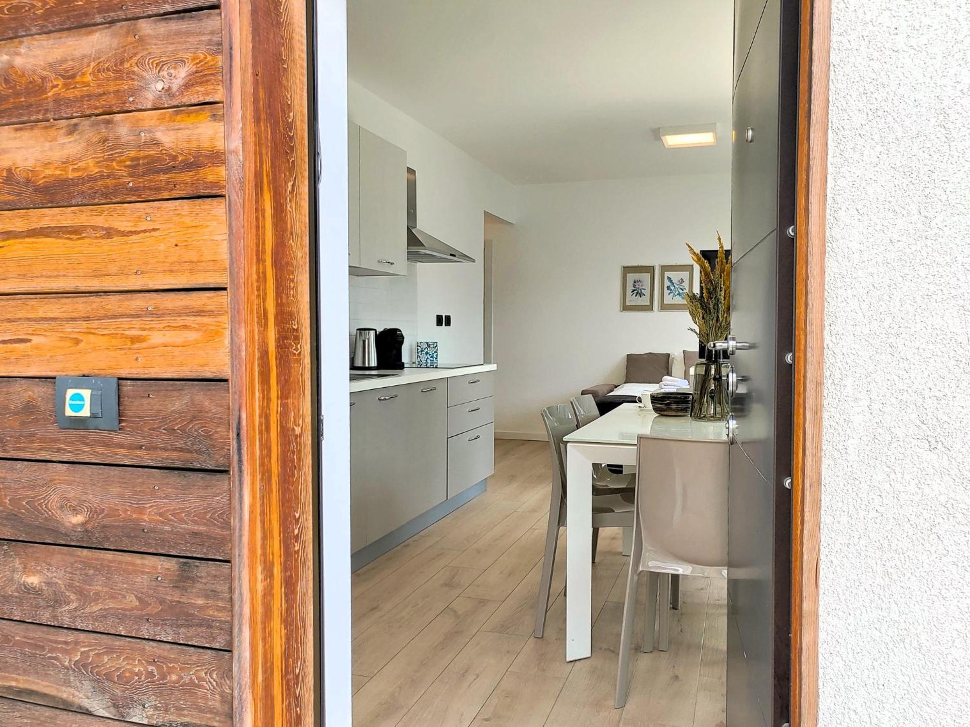 Dascio Emotion Ferienwohnung Mit Terrasse Am See Exteriér fotografie